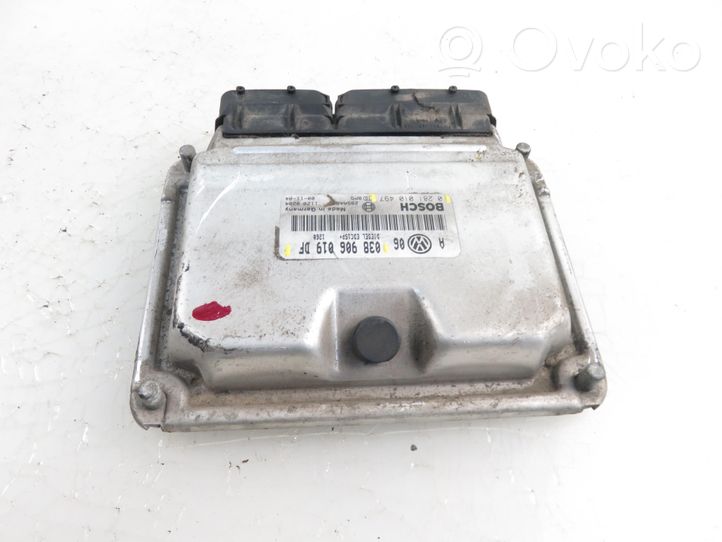 Volkswagen Bora Calculateur moteur ECU 0281010497