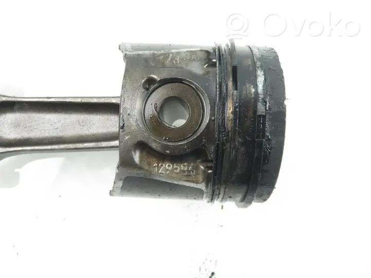 Citroen C5 Piston avec bielle 085190