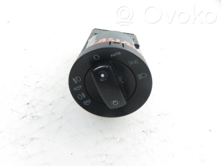 8E0857706F Audi A4 S4 B6 8E 8H Light switch, 18.12 € RRR