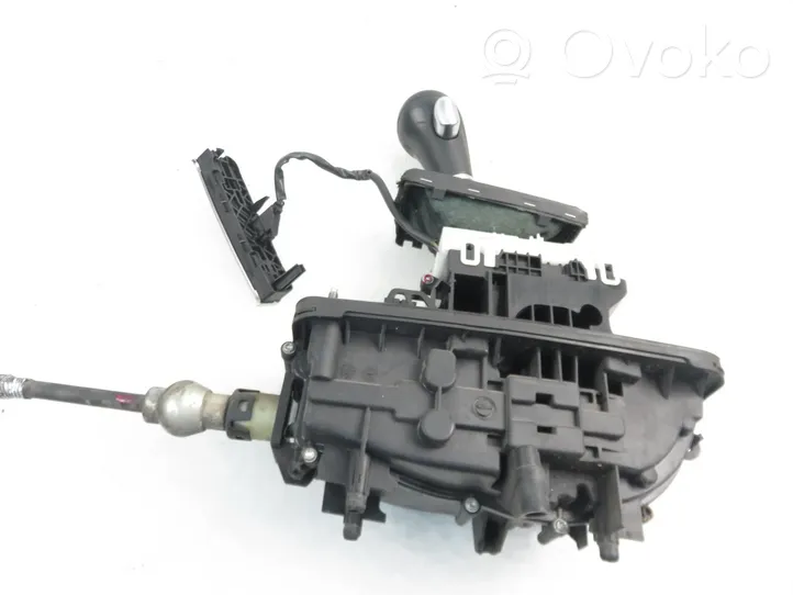 Audi A5 8T 8F Pavarų perjungimo mechanizmas (kulysa) (salone) 