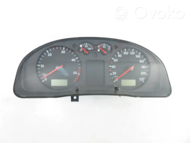 Volkswagen PASSAT B5 Compteur de vitesse tableau de bord 