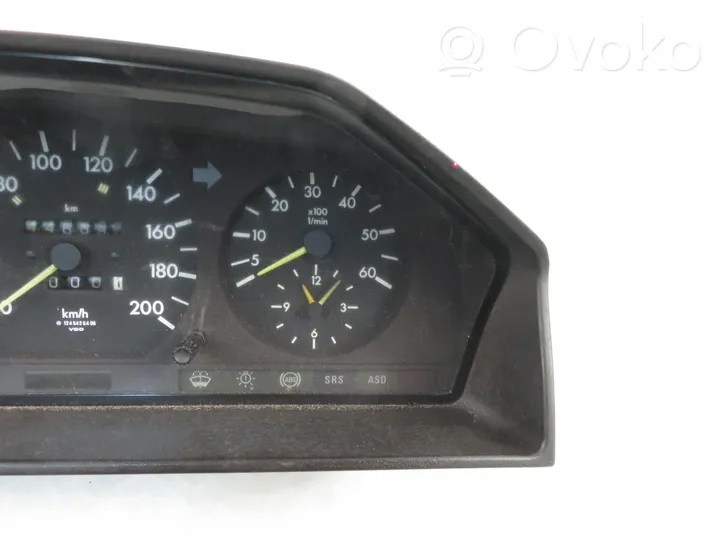 Mercedes-Benz E W124 Compteur de vitesse tableau de bord 