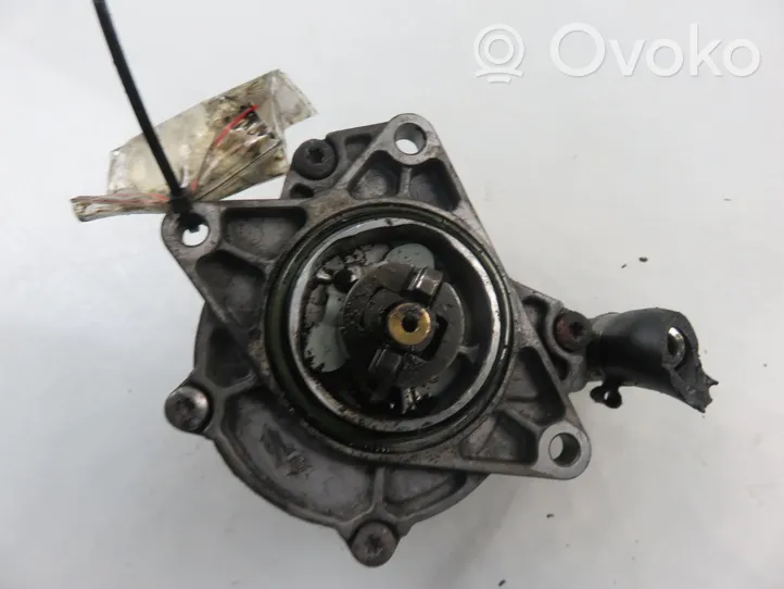 Volkswagen PASSAT B5.5 Vacuum pump 