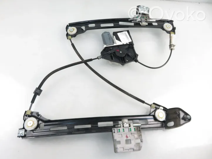 Volkswagen PASSAT CC Front door window regulator with motor 