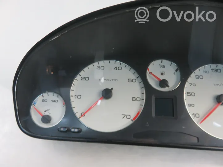 Peugeot 607 Compteur de vitesse tableau de bord 