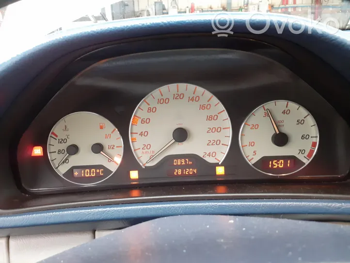 Mercedes-Benz CLK A208 C208 Compteur de vitesse tableau de bord 