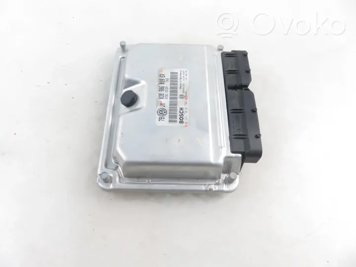 Volkswagen PASSAT B5.5 Sterownik / Moduł ECU 0281010704