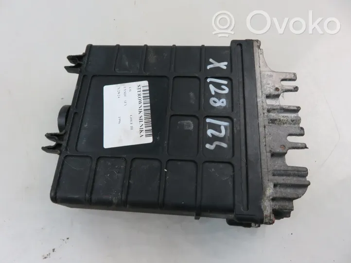 Volkswagen Golf III Calculateur moteur ECU 0281001343