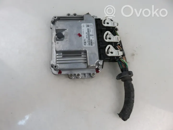 Ford C-MAX I Engine control unit/module 0281011701