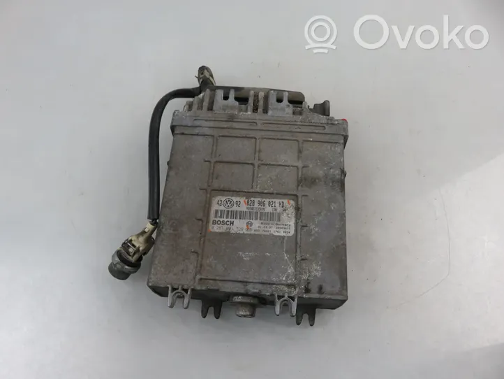 Volkswagen Golf III Calculateur moteur ECU 0281001729