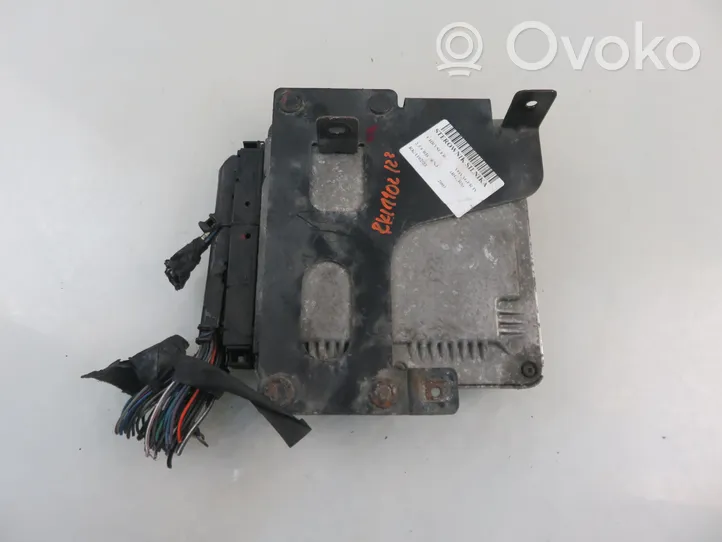 Chrysler Voyager Calculateur moteur ECU 0281011064