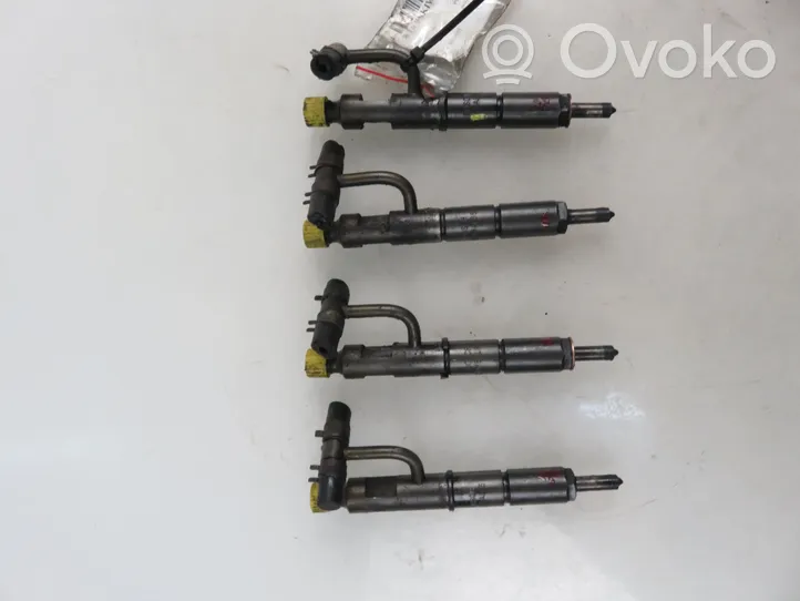 Nissan Trade Fuel injectors set 