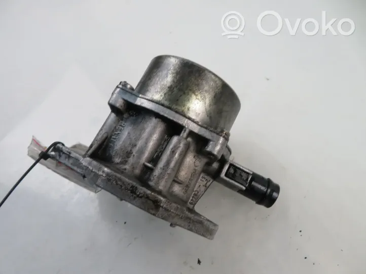 Renault Megane II Vacuum pump 