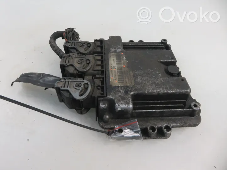 Nissan Primera Calculateur moteur ECU 8200305678