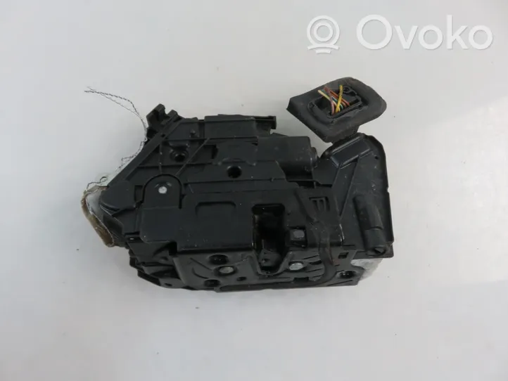 Volkswagen Golf VI Front door lock 