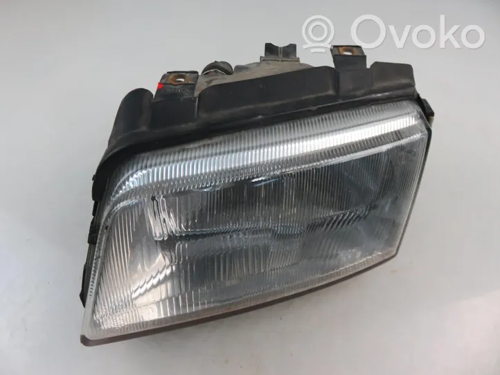 Audi A4 S4 B5 8D Lampa przednia 