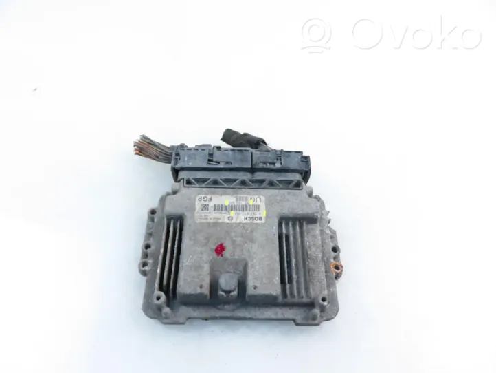 Opel Astra H Sterownik / Moduł ECU 0281011668