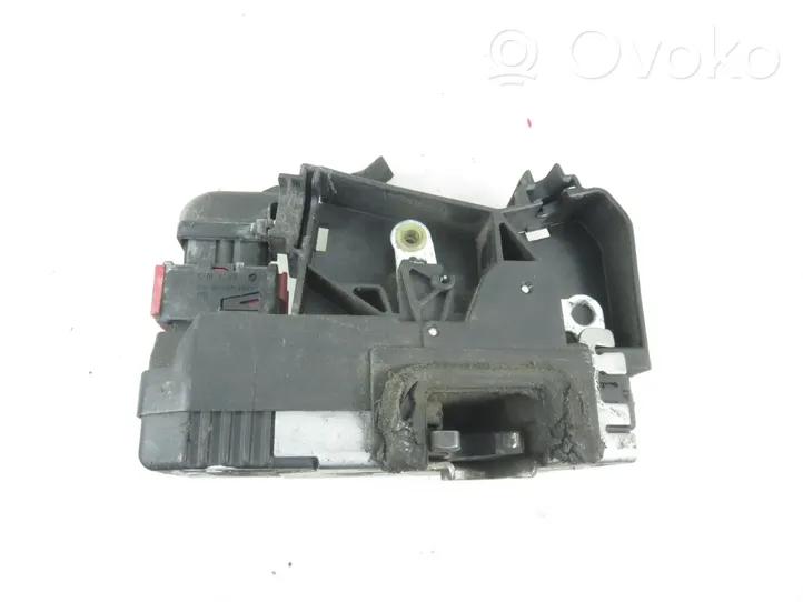 Opel Meriva A Front door lock 53011112