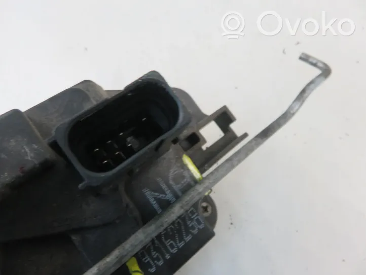 Opel Tigra B Front door lock 93162238