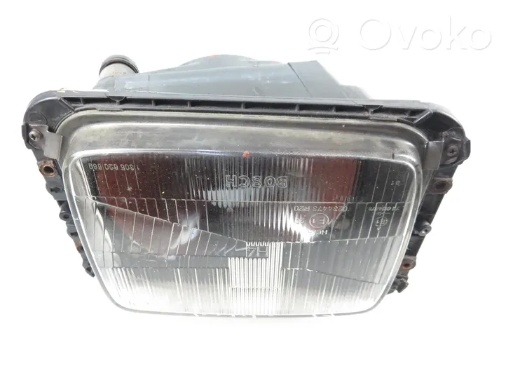 Mercedes-Benz T2 Lampa przednia 1305620589