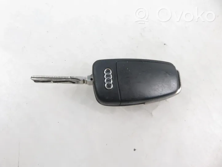 Audi A4 S4 B7 8E 8H Užvedimo spynelė 