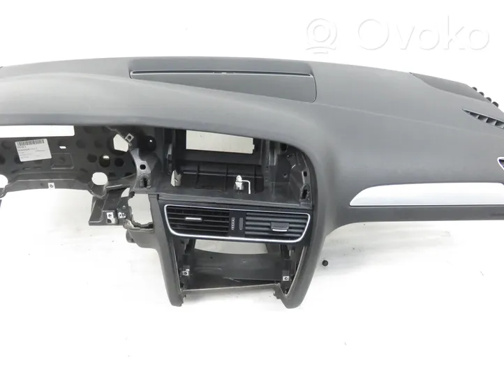 Audi A4 S4 B8 8K Dashboard 