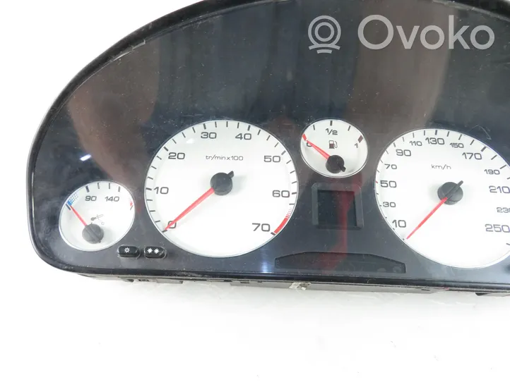 Peugeot 607 Compteur de vitesse tableau de bord 110008883020