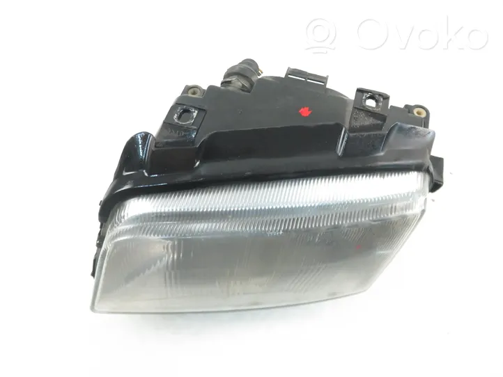 Audi A4 S4 B5 8D Lampa przednia 