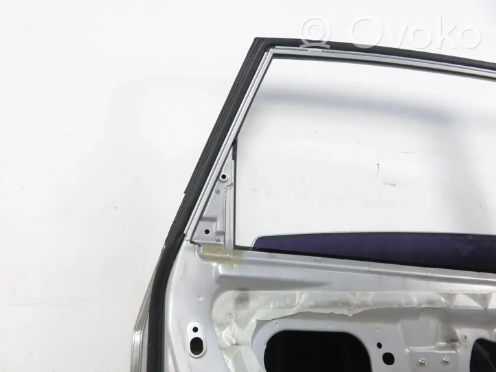 Chevrolet Captiva Rear door 