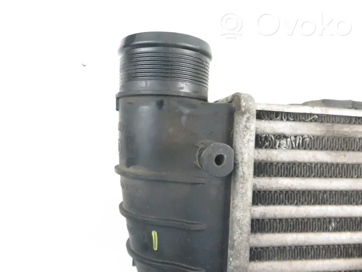 Audi A4 S4 B7 8E 8H Chłodnica powietrza doładowującego / Intercooler 