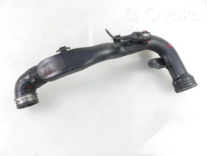 Volkswagen PASSAT B5.5 Intercooler hose/pipe 3B0145834P