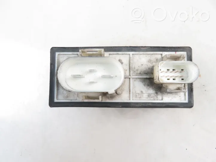 Volkswagen Golf IV Coolant fan relay 898884000