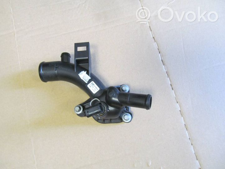 Opel Corsa E Boîtier de thermostat / thermostat 25192985