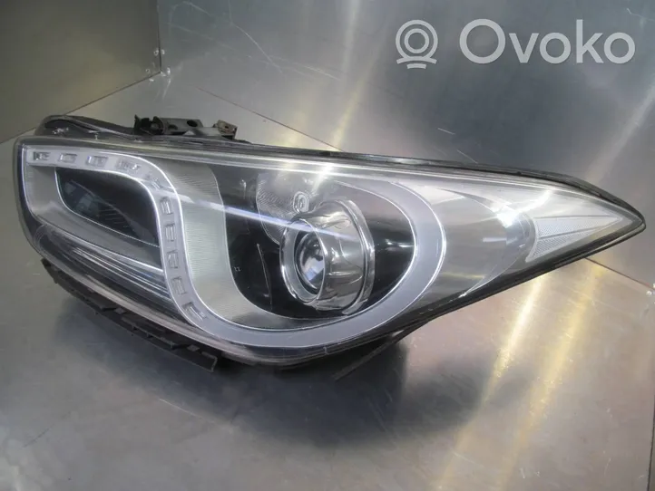 Hyundai i40 Lampa przednia 921013Z090