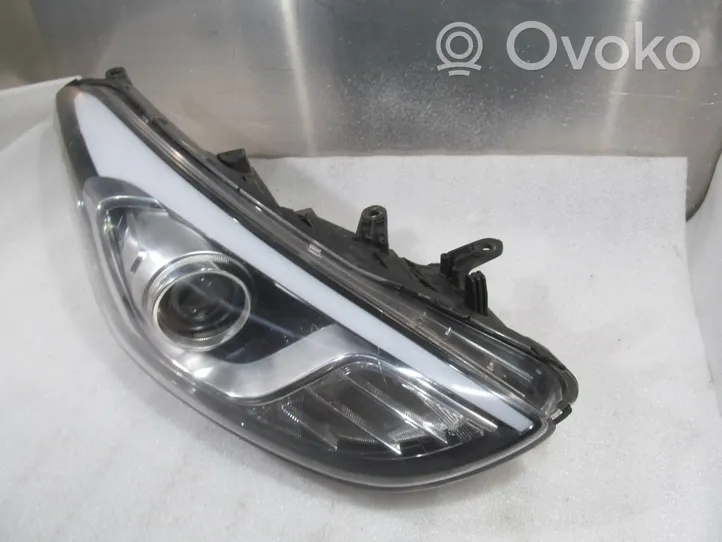 Hyundai i30 Faro/fanale 92102A6200