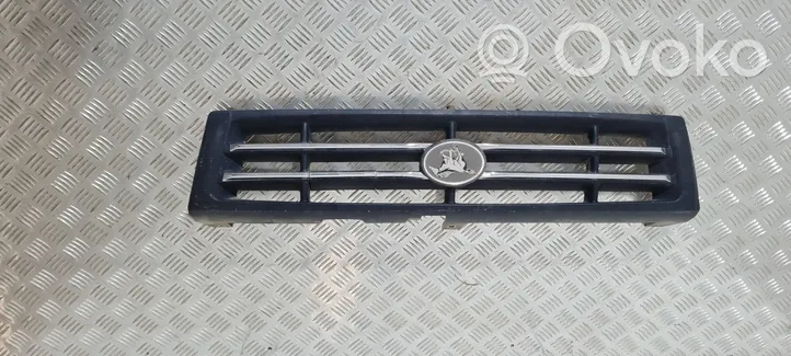 Hyundai Galloper Grille calandre supérieure de pare-chocs avant 