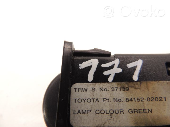 Toyota Corolla E120 E130 Przycisk / Pokrętło regulacji świateł 8415202021