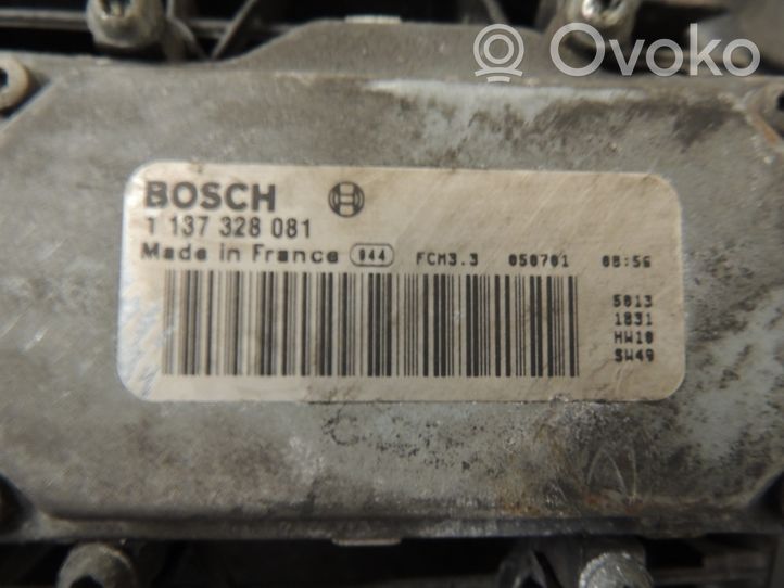 Volvo S60 Elektryczny wentylator chłodnicy 30680512