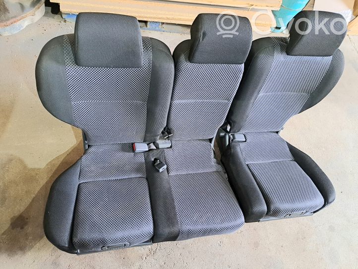 Toyota Corolla Verso E121 Kit siège 