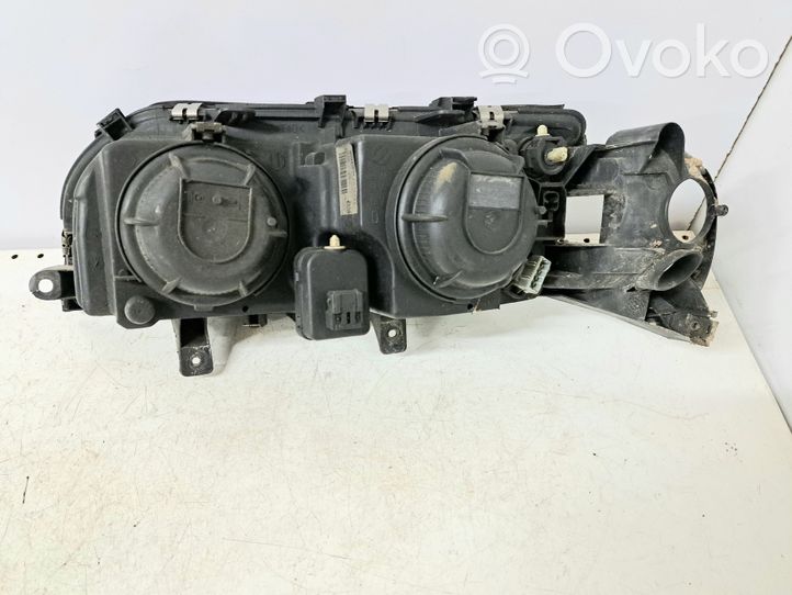 Volvo S80 Lampa przednia 