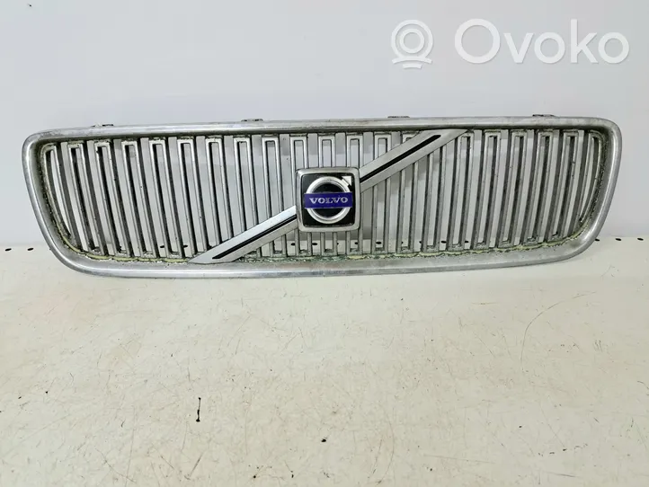 Volvo V70 Grille calandre supérieure de pare-chocs avant 