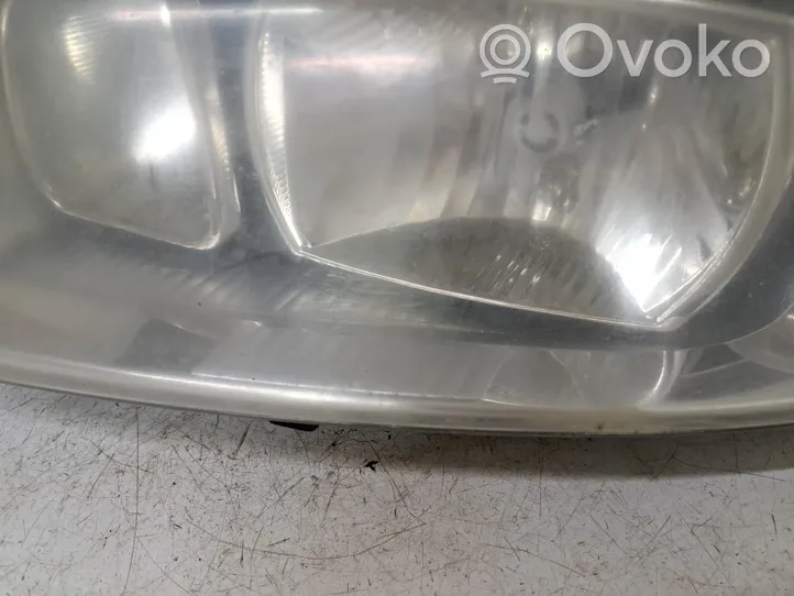Volvo V70 Lampa przednia 