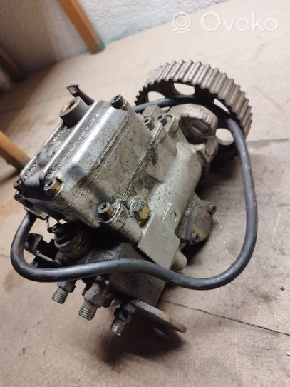 Audi A4 S4 B5 8D Polttoaineen ruiskutuksen suurpainepumppu 36800375063