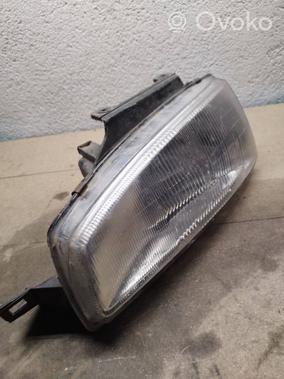 Hyundai Lantra I Phare frontale 7R011108