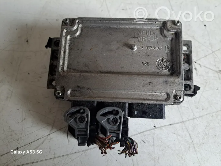 Citroen C5 Calculateur moteur ECU 9665613580