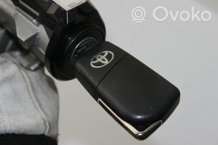 Toyota Avensis T270 Ignition lock 8978305030