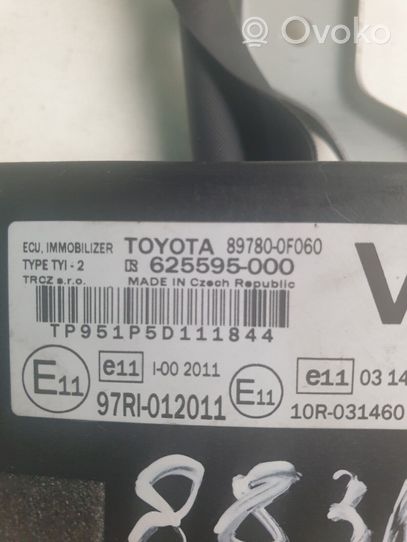 Toyota Verso Unité de commande dispositif d'immobilisation 897800F060