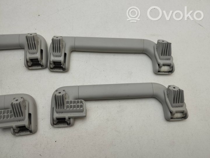 Volkswagen Touareg II Un set di maniglie per il soffitto 7P0857643B