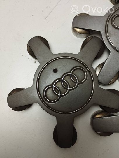 Audi A6 C7 Osłona nakrętki koła 4F0601165