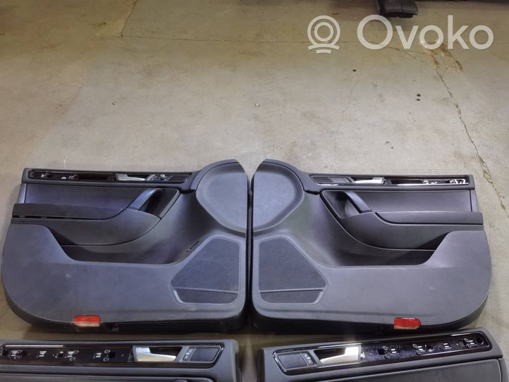 Volkswagen Touareg II Set di rivestimento sedili e portiere 